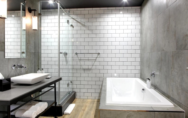 Century City Hotel Urban Square