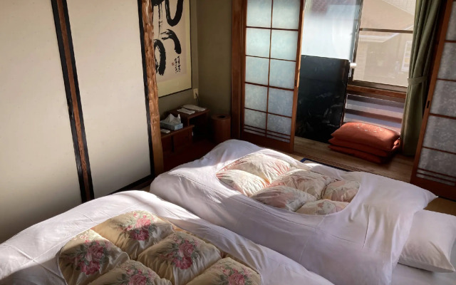 やどや あみ住