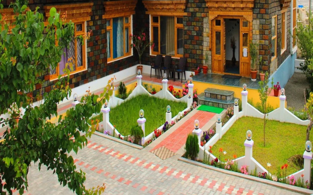Hotel Jeevanam Villa