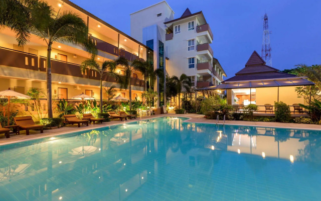 Chaiyapruek Suites