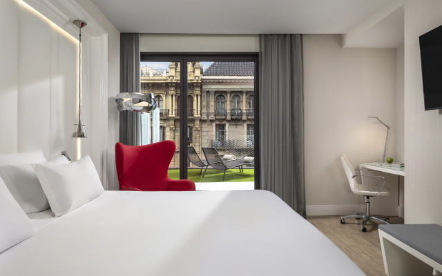 Отель NH Collection Barcelona Gran Calderón