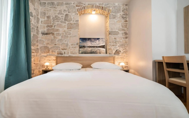 Tifani Luxury Rooms
