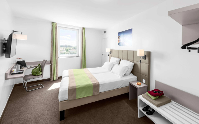 KYRIAD LYON EST - Stadium - Eurexpo