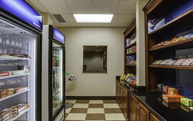 Hampton Inn & Suites Macon I-75 North