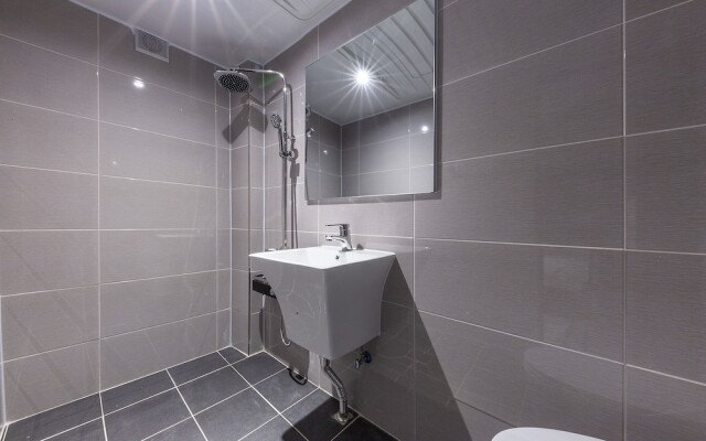 Cheonan Hotel Check-in