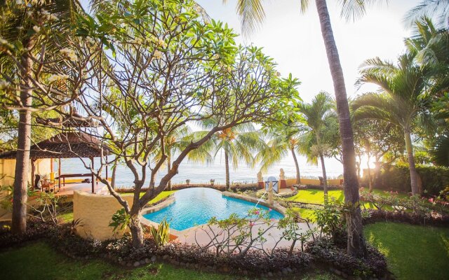 Teluk Indah Beach & Pool Villa