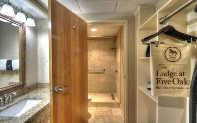 Lodge at Five Oaks Pigeon Forge - Sevierville