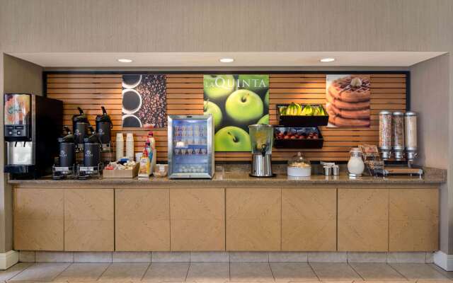 La Quinta Inn & Suites by Wyndham Greenville Haywood