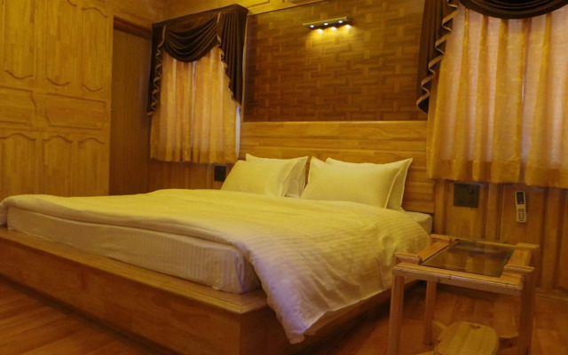 Shamyana Lodge and Restaurant