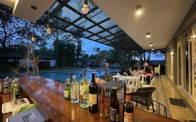 Sarojus Farmview Hotel