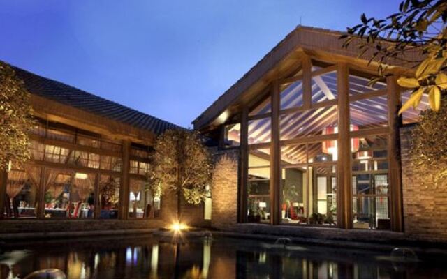 Xinjin Celebrity City Hotel