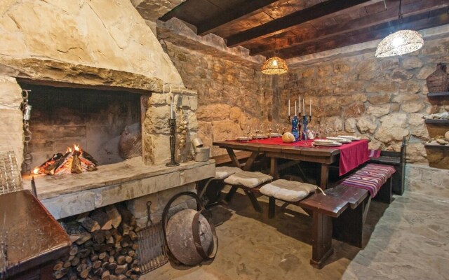 Beautiful Home in Podstrana With Wifi and 3 Bedrooms