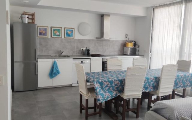 Apartment close to the beach with free parking