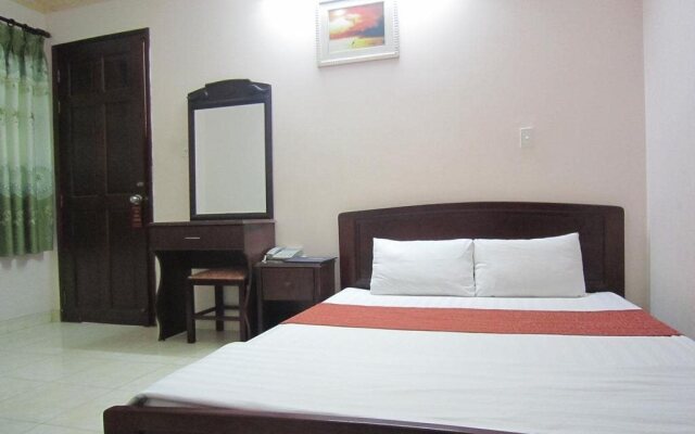 Ninh Hue Hotel