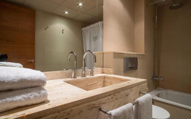 Apartamentos Sant Jordi Montbrio