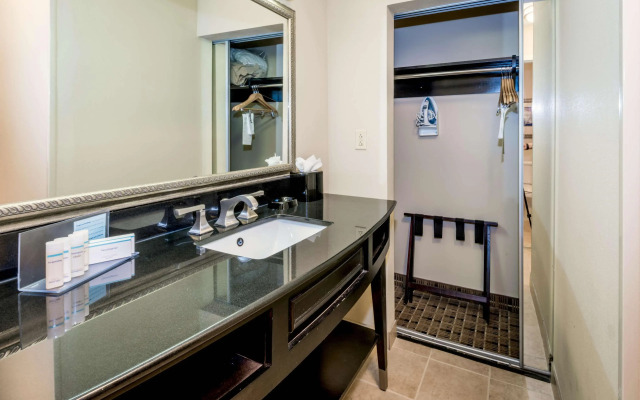 Hampton Inn & Suites Montgomery-Downtown