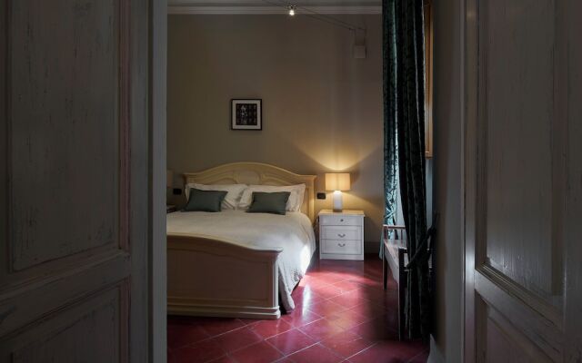 Pergola One Romantic Apt by Oteego