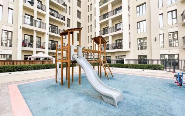 Fancy 2BR Apt Town Square