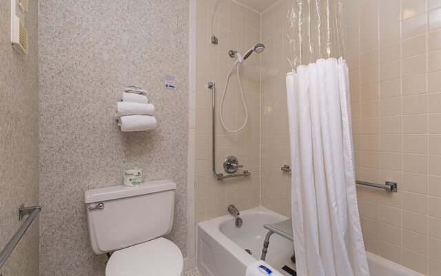 Motel 6-Moline, IL