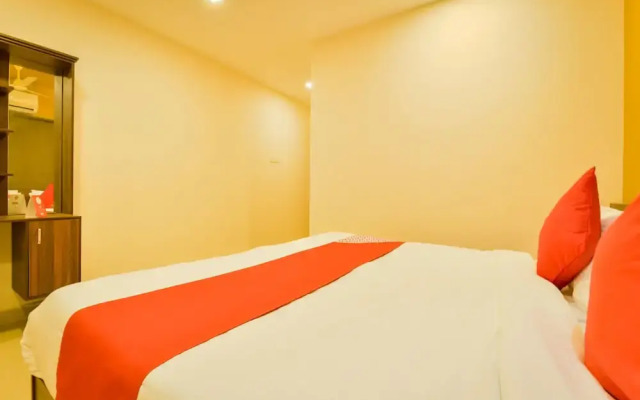 OYO Home 82829 Modern Studio