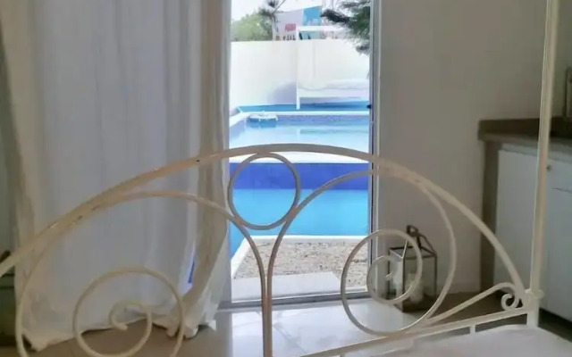 Ocean Front Property - Villa 4 Aruba w pool view
