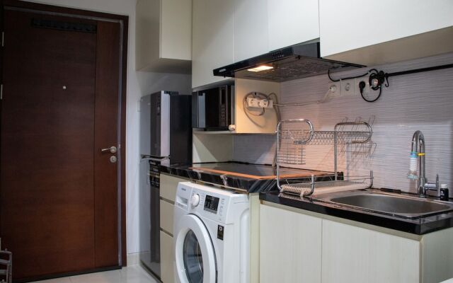 Scenic And Comfortable Studio At West Vista Apartment