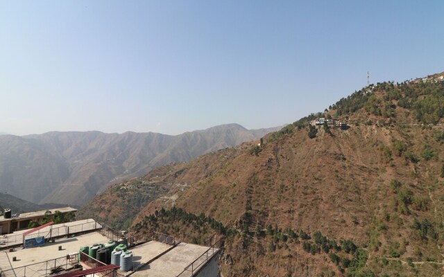 OYO 13922 Hill View 2BHK Kempty Fall