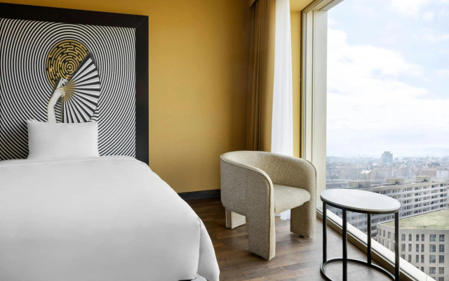 Renaissance Zürich Tower Hotel