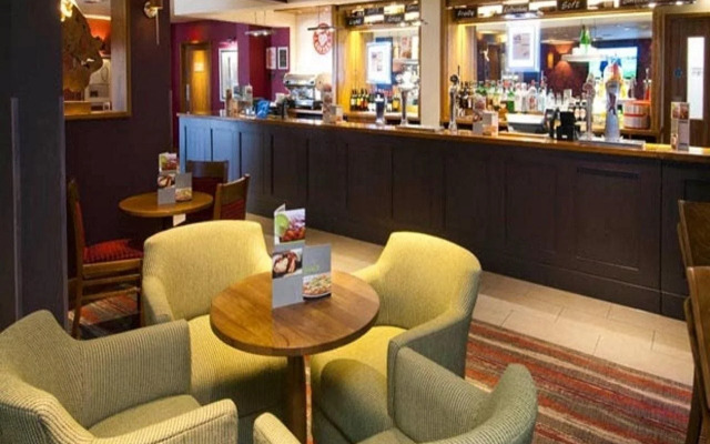Premier Inn Bristol Cribbs Causeway - M5 J17