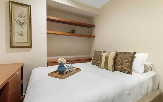 Stylish & Cozy 4BR Retreat With Free Parking