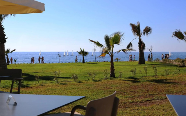 Gold Lagoon Kosher Hotel