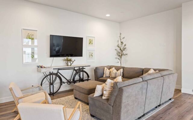 The Ann Marie #f1 6 Bedroom Townhouse