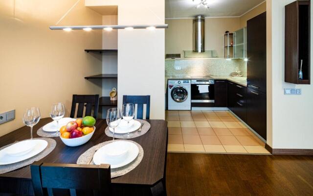 Old Riga Central Family Apartment