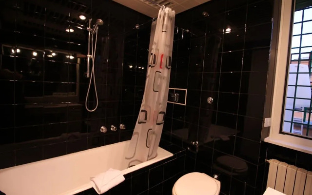 Romantic Terrace near Art District