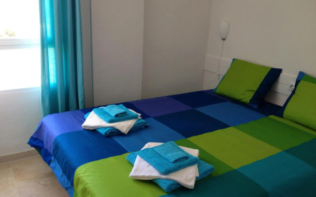 Holiday Apartment 5 min to Levante beach