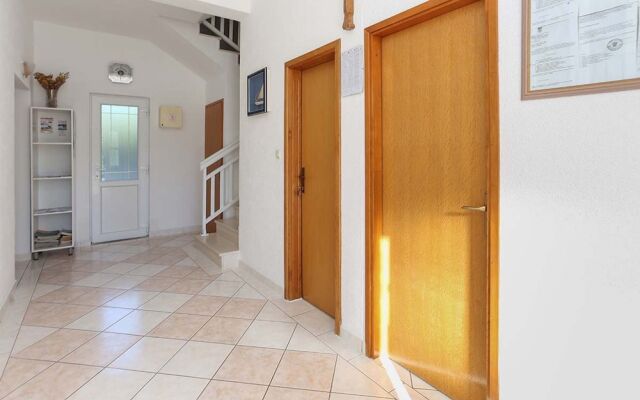 Apartment 7, First Floor