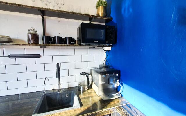 Мириады на улице Молодежная