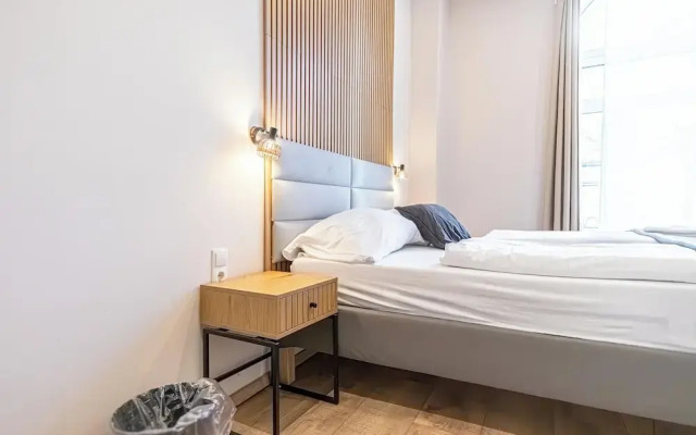 4BR Apt. for Groups 6-Min to Stadthalle