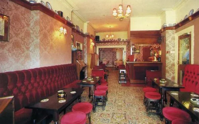 Lyndale Hotel