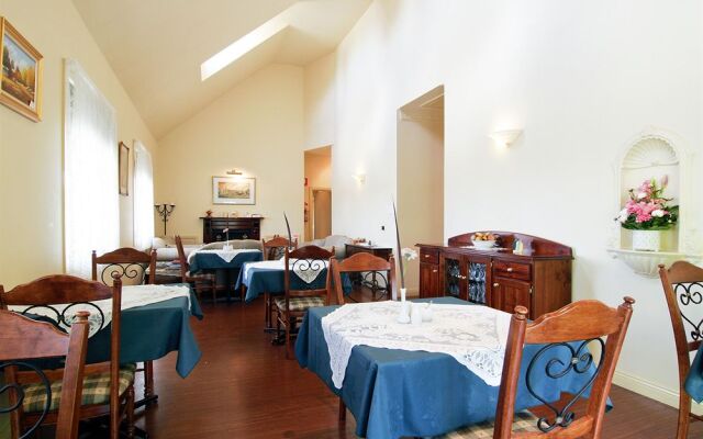 Melba Lodge