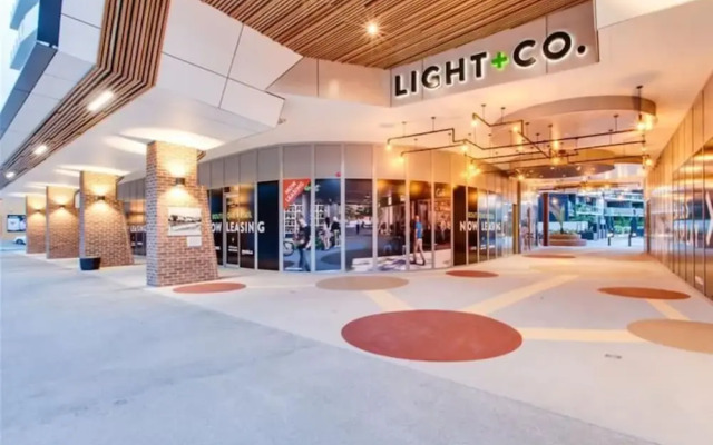 Luxury 1 Bedroom Top Floor Apartment With Balcony