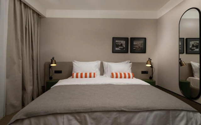 Infinity Hotel & More