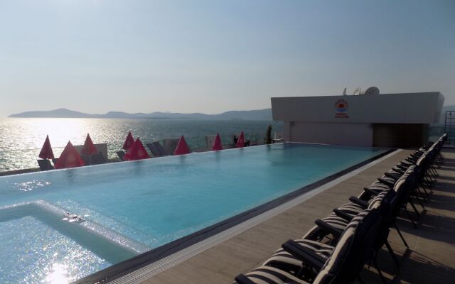 Marine Suites and Spa