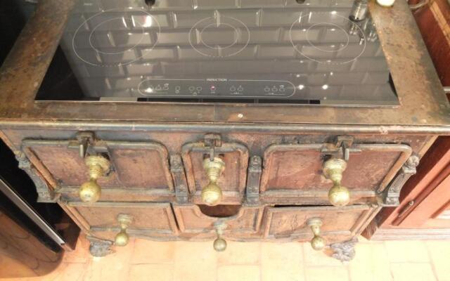 Les Confidences de Messire Sanglier, stylished guesthouse