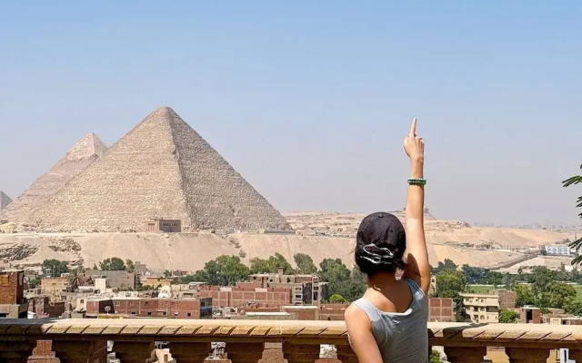 Crowne pyramids palace