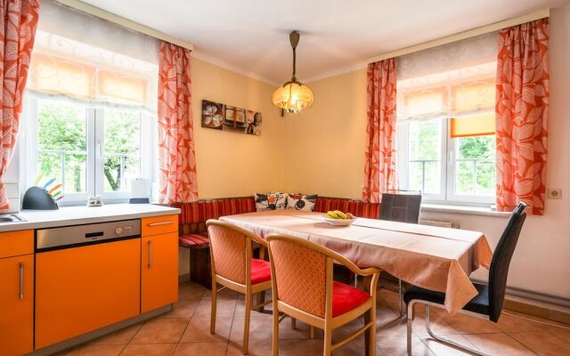 Spacious Holiday Home In Tropolach Near Ski Area