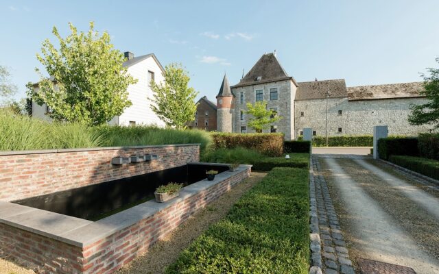 Magnificent Character Cottage with Spa Tub near Marche-en-Famenne