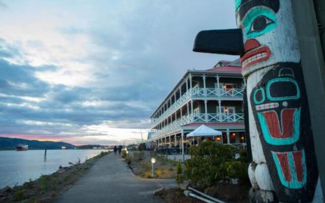 McMenamins Kalama Harbor Lodge