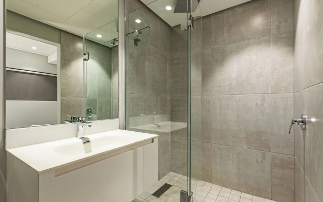 16 On Bree Deluxe Apartment