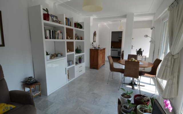 Appartement 4 personnes avec terrasse et parking le port de Nice